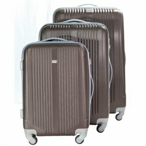 Чемодан пластиковый на четырех колесах. Цвет коричневый